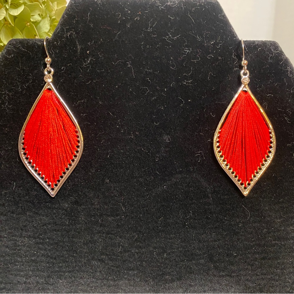 NEW MIXIT Color ~ RED HYPOALLERGENIC Threaded Earrings (SENSITIVE EARS) - Picture 3 of 7